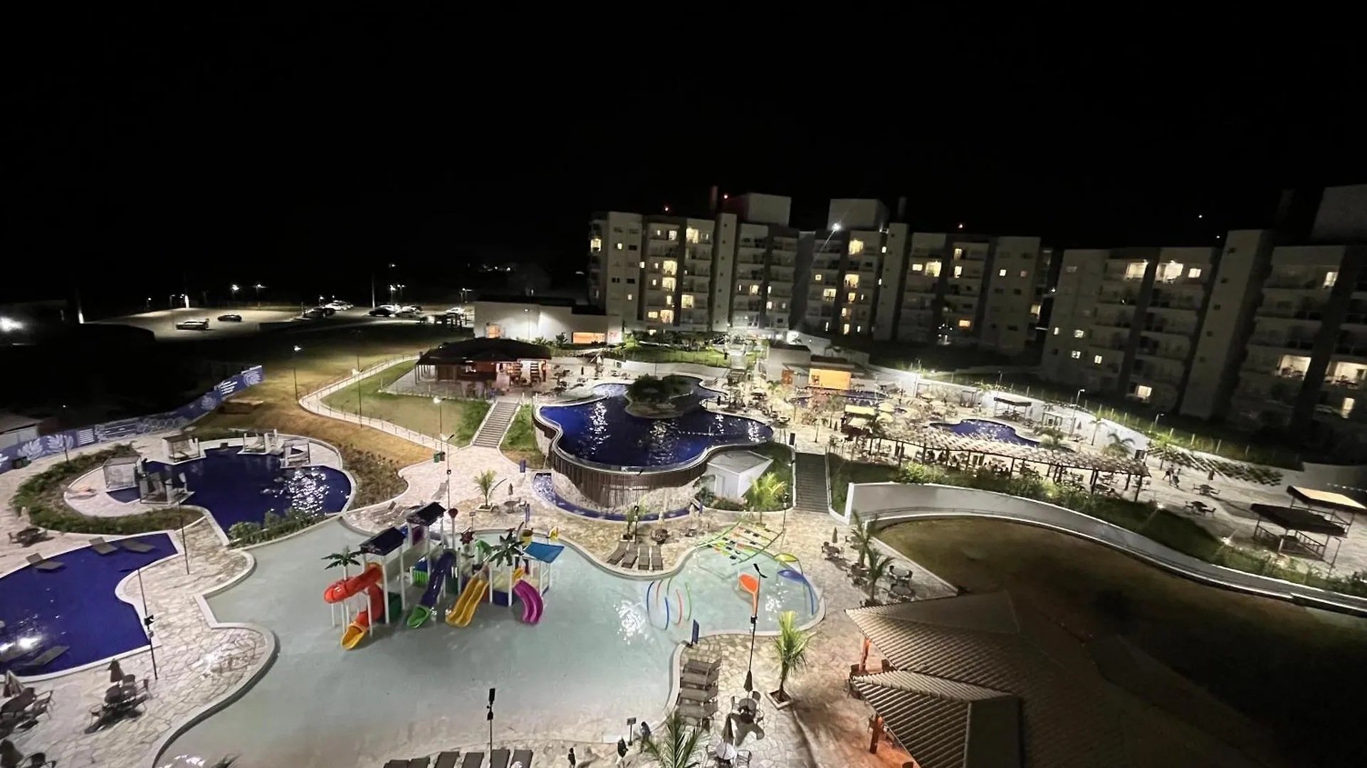 Ξενοδοχείο με διαμερίσματα Eco Towers Resort Caldas Novas